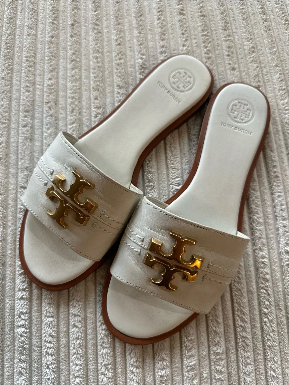 Tory Burch White/Cream Everly Slide Sandals with Gold Logo